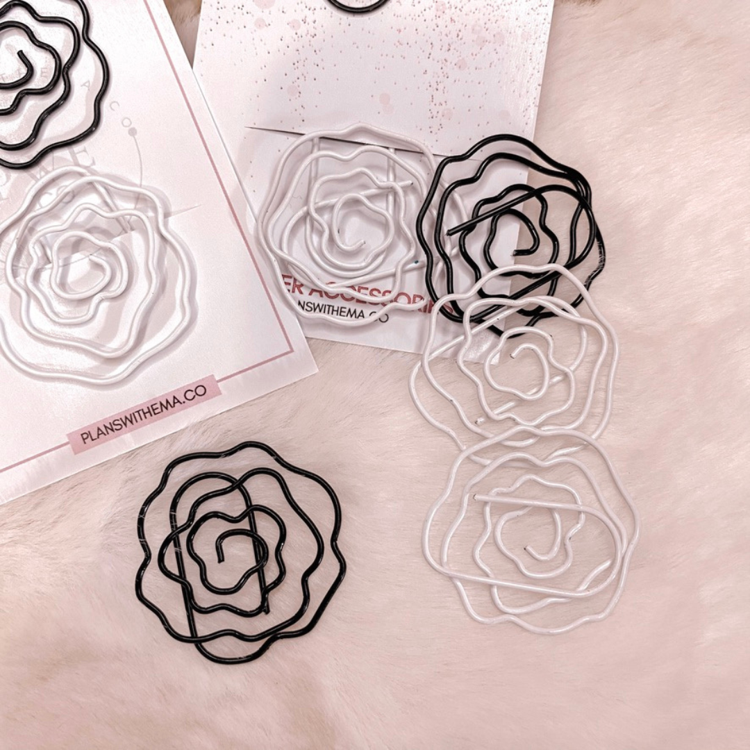 Black and White Roses | Paper Clips